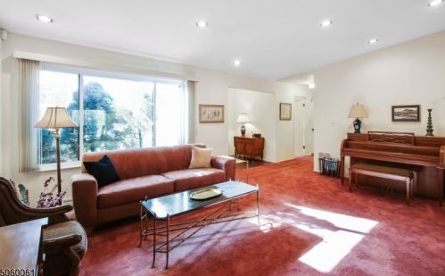 38 Glenview Dr, Town Center, NJ 07052-1013