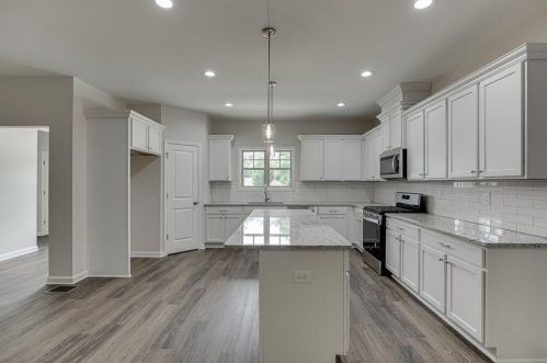 601 Lakeview Bnd Cir, Jefferson GA  30549-7061 exterior