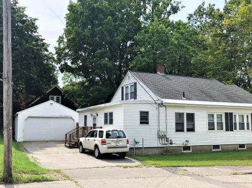 3 Gilman St, Augusta, ME 04330-5318