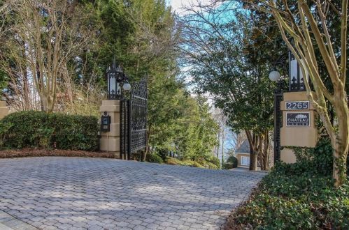 2265 Sidney Dr, Gainesville, GA 30506-1168