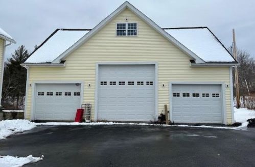 135 Old Wallum Lake Rd, Glocester, RI 02859-2110