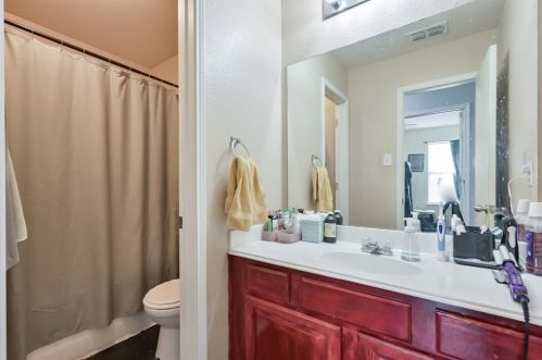 10600 Wild Oak Dr, Fort Worth TX  76140-5437 exterior