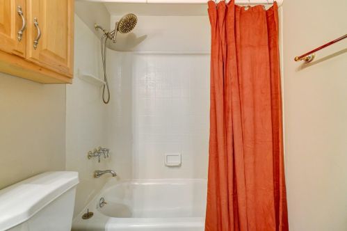 496 Bessinger Dr, Cincinnati OH 45240 exterior