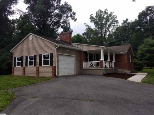222 Chapel Rd, Churchville, VA 24421-2724