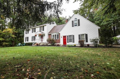 24 Otterson Rd, Londonderry, NH 03053-2862