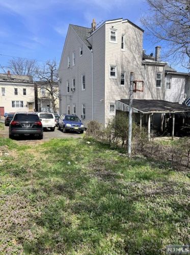 244 Liberty St, Paterson NJ  07522-1402 exterior