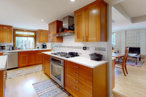 1112 Bucknell Dr, Davis, CA 95616-1715