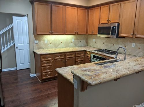 4153 Felipe Ln, Simi Valley, CA 93063-1670