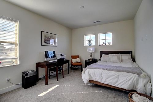 27701 Lakeview Dr, Aurora CO 80016 exterior