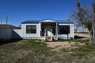 323 10th St, Mccamey, TX