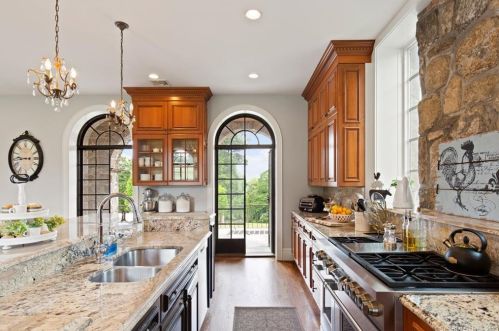 1428 Monroe Tpke, Upper Stepney CT  06468-1443 exterior