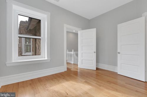 241 Kings Hwy, Tavistock NJ 08033-1981 exterior