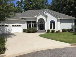 207 Old Course Ln, Roswell, GA 30075-6926