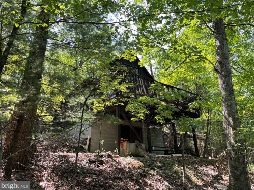 966 Mullins Rd, Rio, WV 26755