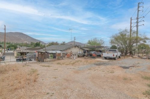 3564 Valley Way, Riverside CA  92509-1450 exterior