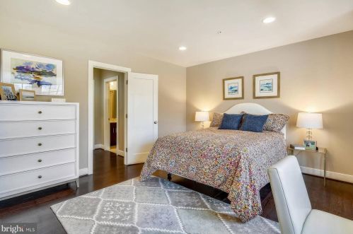 642 Ellsworth Dr, Silver Spring MD 20910-4301 exterior