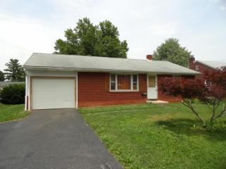 2039 Temple Ave, Lancaster PA  17603-4407 exterior