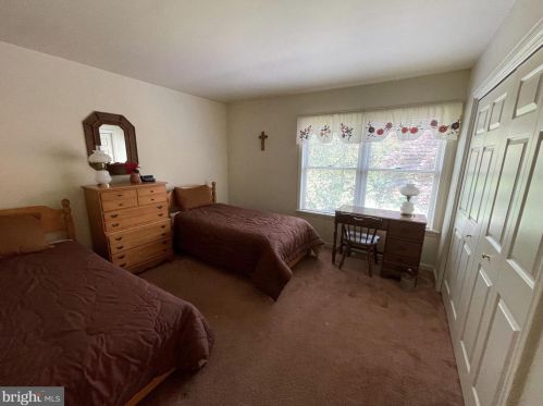 112 Bentley Ln, Lancaster PA  17603-6223 exterior