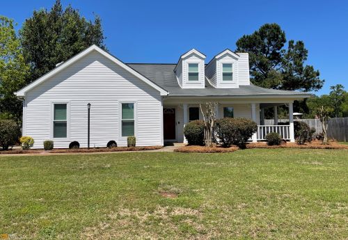 202 Autumn Woods Dr, Warner Robins, GA 31088-6715