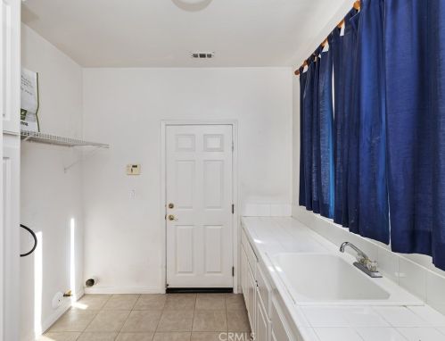 18477 Hollowtree Ln, Riverside CA  92504-9467 exterior