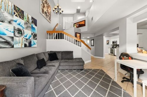 8058 Snowberry Ln, Anaheim, CA 92808-1946