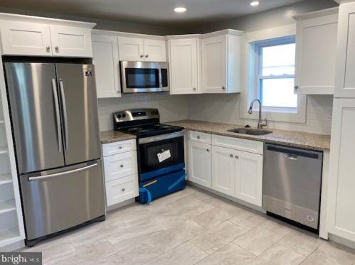 65 Ellis St, Tavistock NJ  08033-1827 exterior