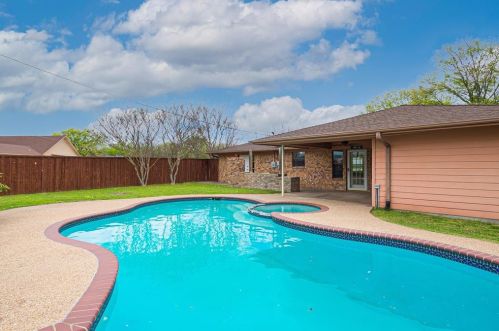 501 Center St, Whitewright TX 75491-2804 exterior