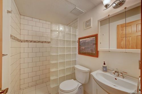 5615 Hatch Dr, Lakewood CO 80439 exterior