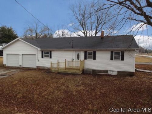 207 Vandalia St, Waverly, IL 62692-1138