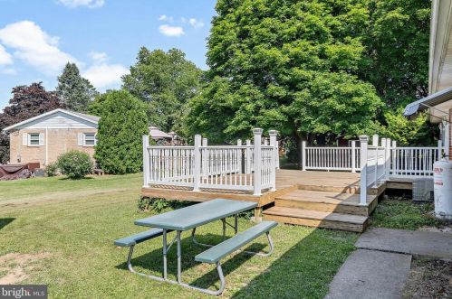 755 Longs Gap Rd, Carlisle PA 17013-8506 exterior