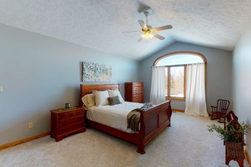 750 Fairway Ln, Sycamore IL  60178 exterior