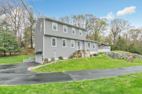 51 Mustang Dr, Huntington, CT 06484-5420