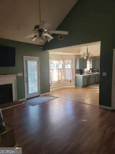 563 Loxley Dr, Warner Robins, GA 31088-3030