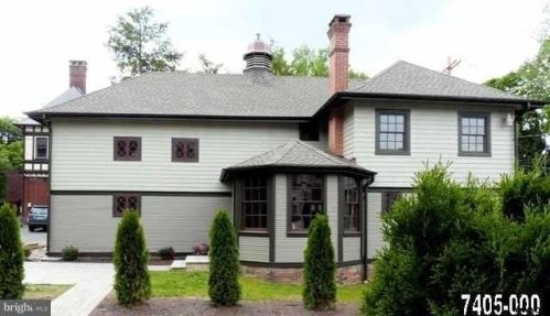 20 Springettsbury Ave, York, PA 17403-3125