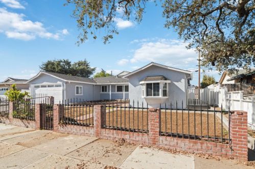 8417 Wayland Ln, Gilroy, CA 95020-4112