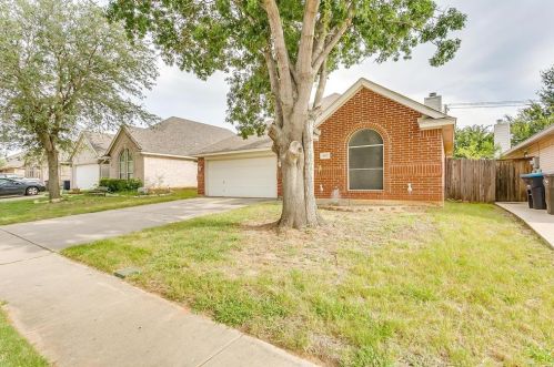 8737 San Joaquin Trl, Fort Worth TX  76118-7835 exterior