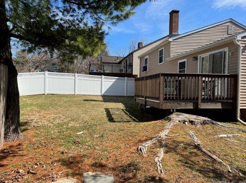 20 Litchfield Ct, Middletown, CT 06457-4527