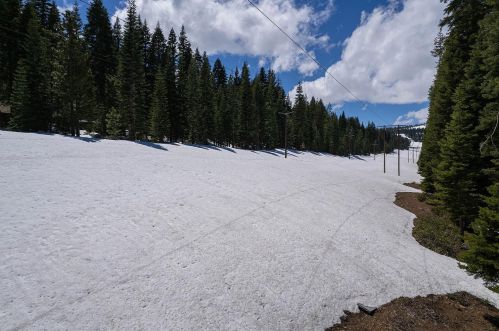 14165 Copenhagen Dr, Truckee CA  96161-6634 exterior