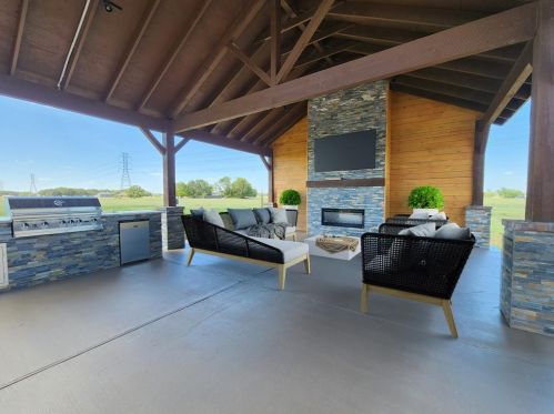 526 Angus Trl, Angleton TX 77515-9833 exterior