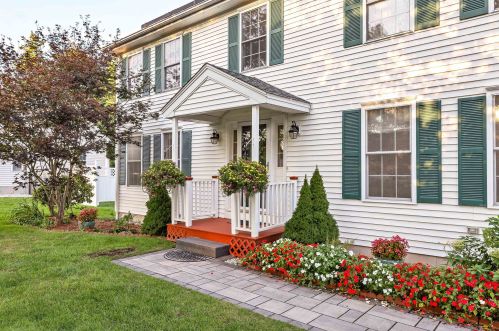 16 Hollyhock Ave, Nashua, NH 03062-3031