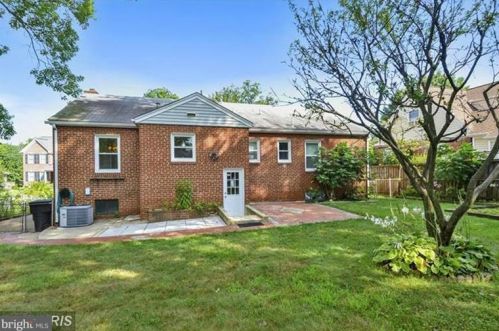 5606 26th St, Arlington VA  22207-1408 exterior