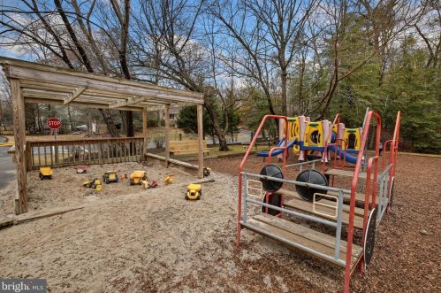 176 Berrywood Dr, Severna Park MD 21146-2033 exterior