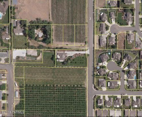 219 76th Ave, Yakima, WA 98908-1318