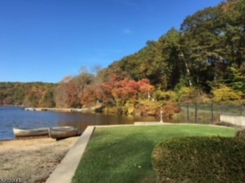 7 Rickland Dr, Dover, NJ 07869-4304