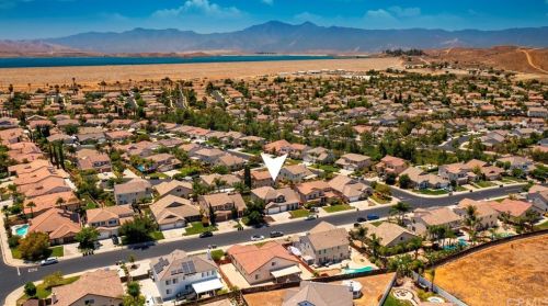 12741 Royal Palm Ln, Riverside CA  92503-7077 exterior