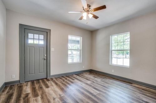 2600 12th St, Dallas TX  75211-2703 exterior