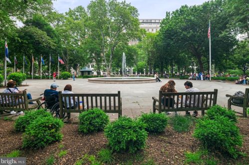 637 Lombard St, Philadelphia PA  19147-1416 exterior