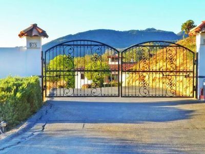 975 Greenleaf Canyon Rd, Topanga, CA 90290-4112
