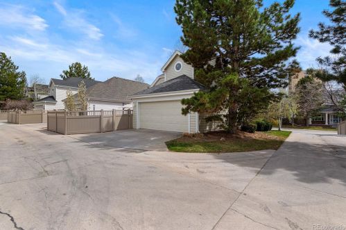 1011 Valentia St, Denver CO  80247-6812 exterior