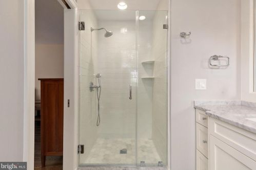 1516 Live Oak Dr, Silver Spring MD 20910-1543 exterior